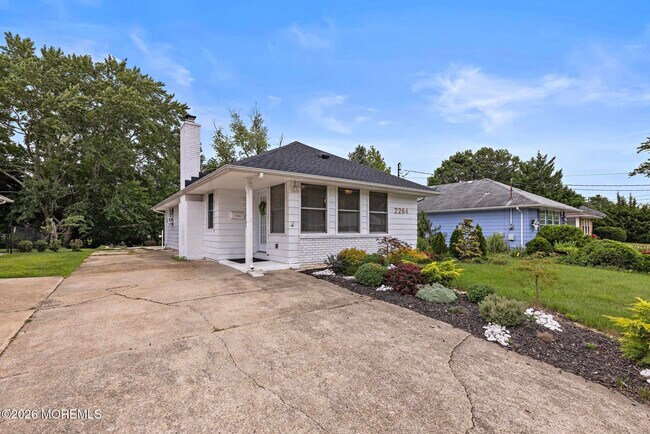 Building Photo - 2264 Hovsons Blvd