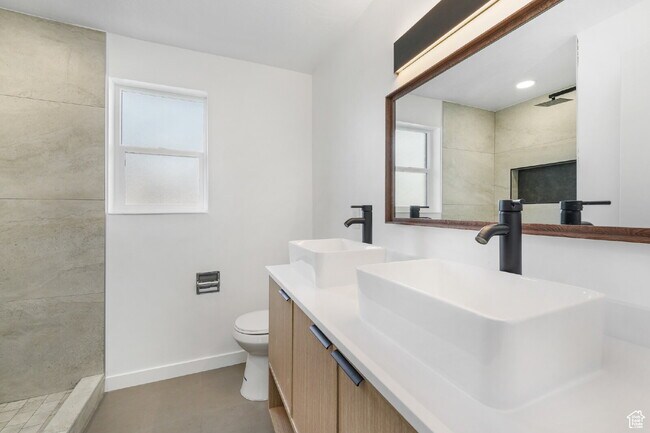 Building Photo - Renovated Apartment in Salt Lake City | Available Now