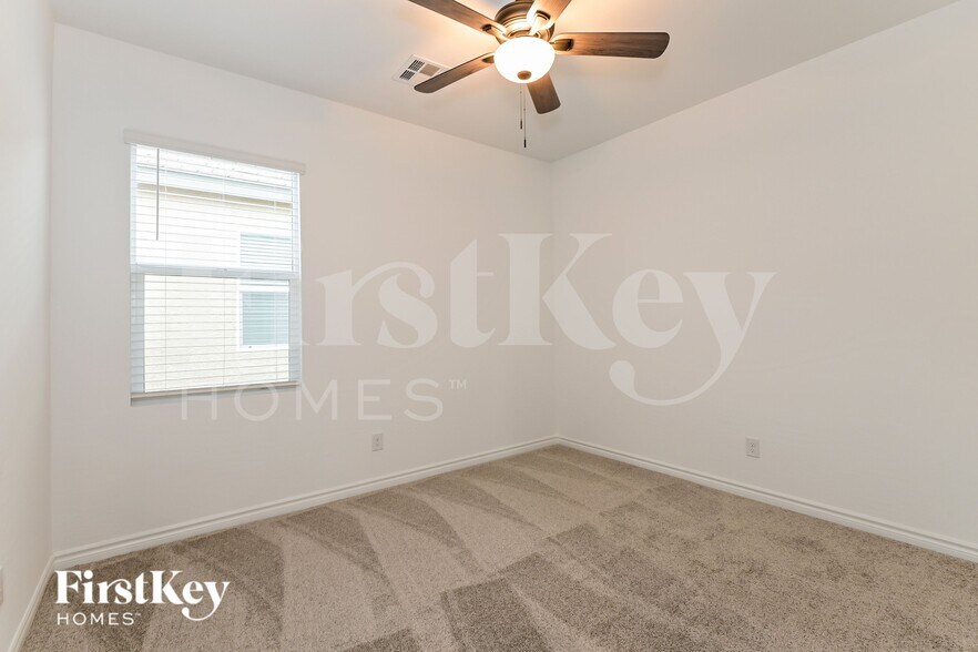 Building Photo - 6845 Greensmen Ave