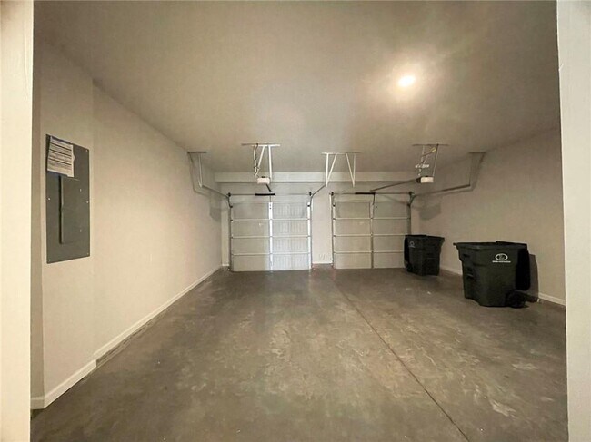 Building Photo - 305 Green Love Ln