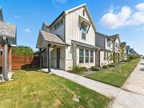 Building Photo - 9525 Thorncrown Ln