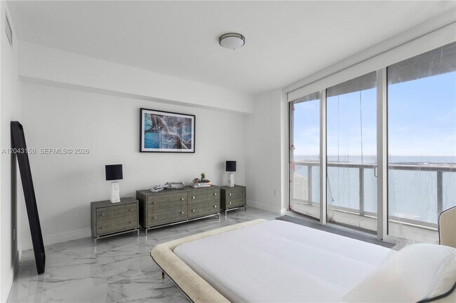 Building Photo - 465 Brickell Ave