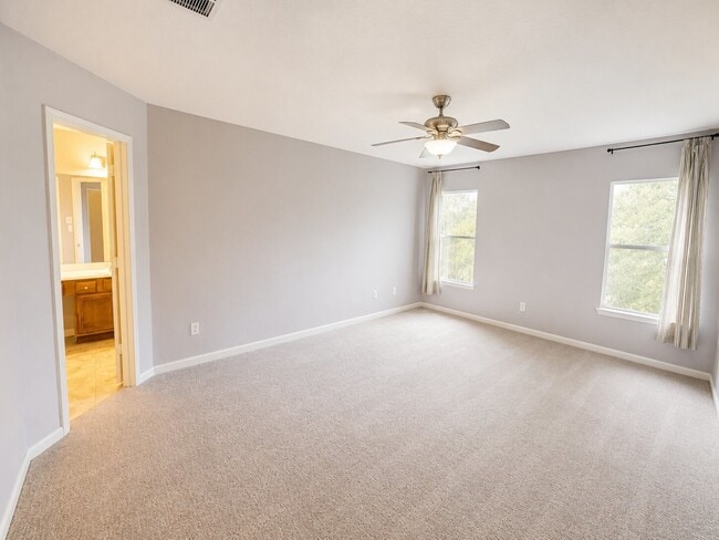 Building Photo - 9607 Memorial Crossing Ct
