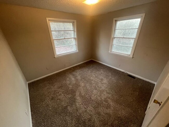 Building Photo - 5011 Brewer Ct