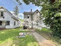 Building Photo - 4 Bedroom Home - Section 8 OK!
