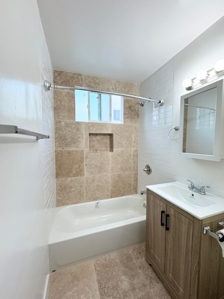 Building Photo - 5404 La Mirada Ave