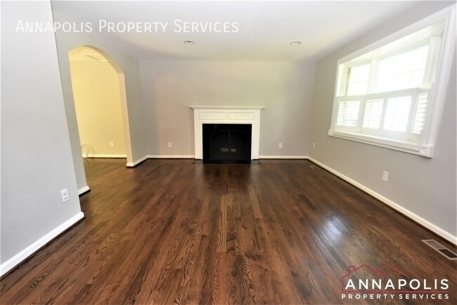 Building Photo - 442 Poplar Ln