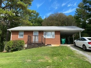 Building Photo - 2 Bed 1 Bath Blacksburg Home