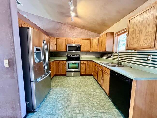 Building Photo - Single Family Home in Silt for Rent