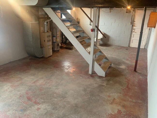 Building Photo - Spacious 2-bedroom 1-bath Townhome, Christy Park McK