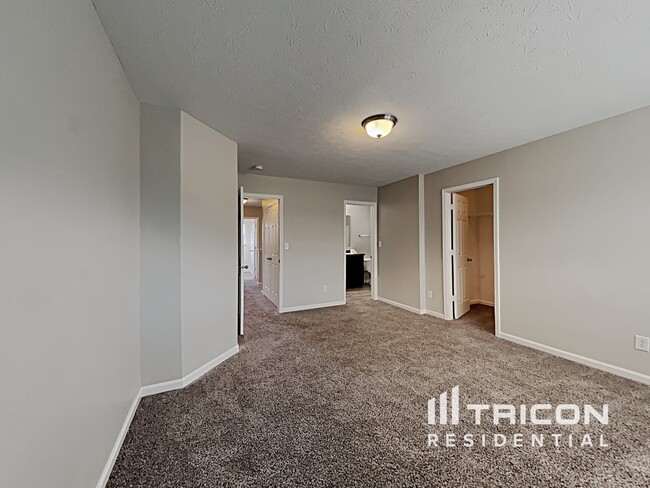 Building Photo - 887 Brookshire Dr