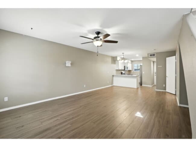 Building Photo - Chandler Townhouse with Double Ensuites