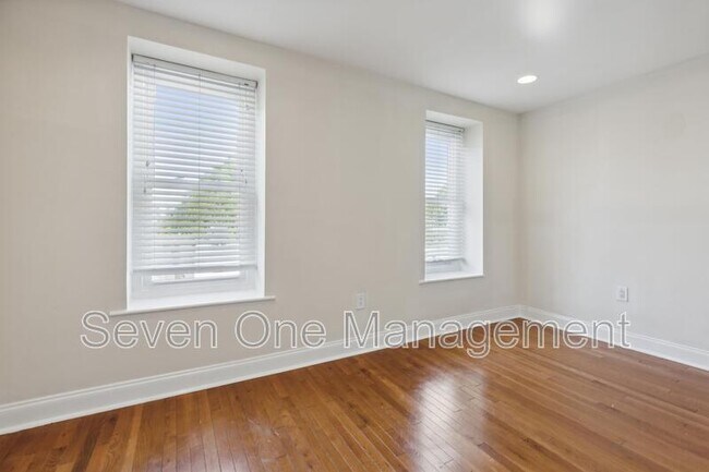 Building Photo - 6066 Ridge Ave
