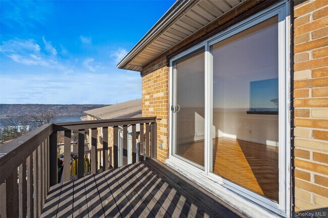 Building Photo - 351 N Broadway