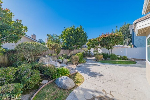 Building Photo - 8 Bayview