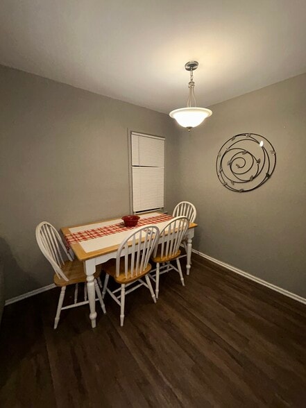 Building Photo - 4429 E 158th St