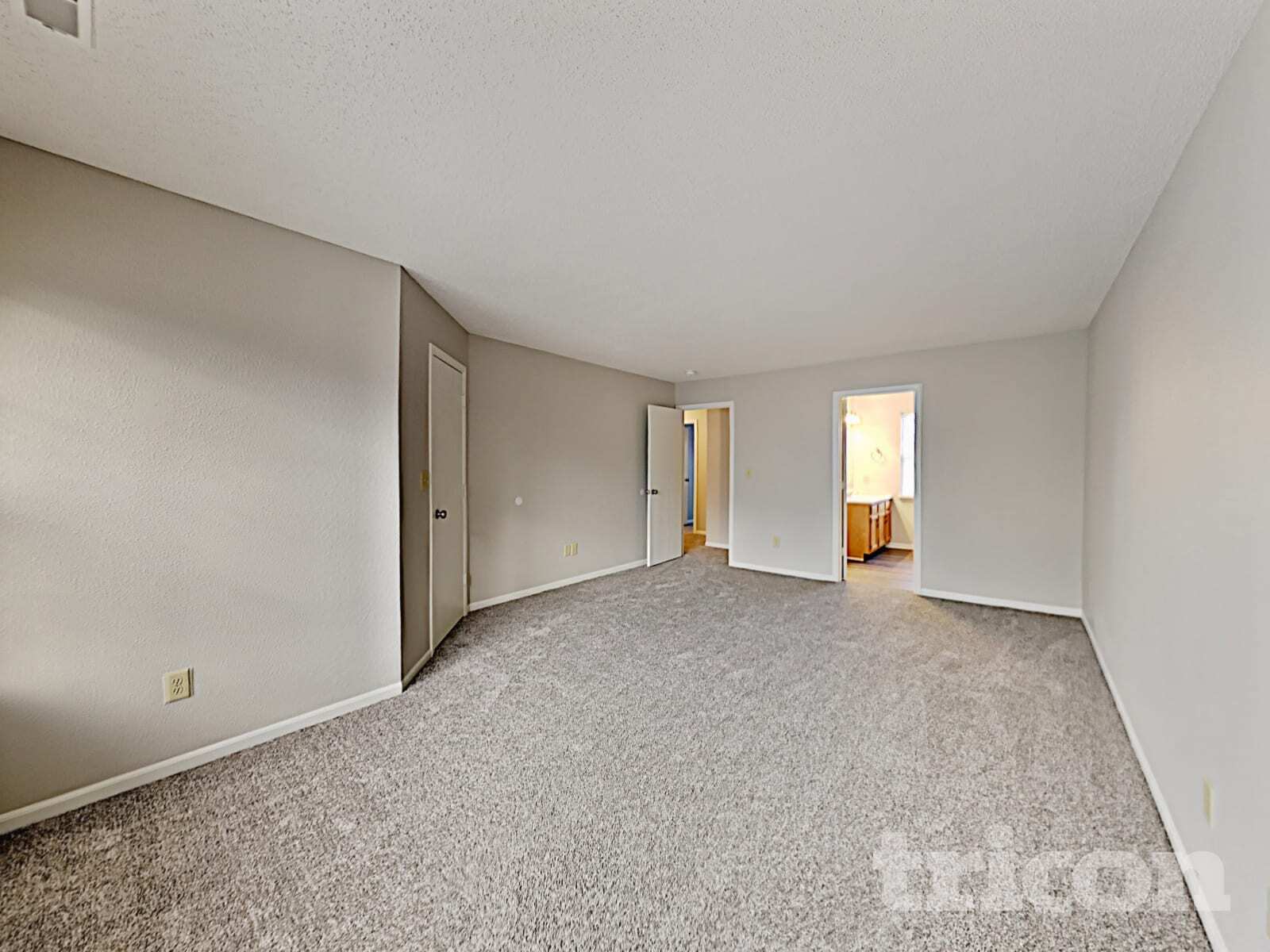 Building Photo - 5970 Draycott Dr