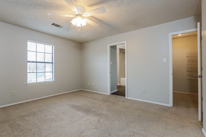 Building Photo - 1612 Waldron Cove