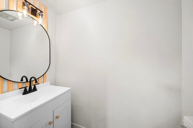 Building Photo - 14703 Barryknoll Ln