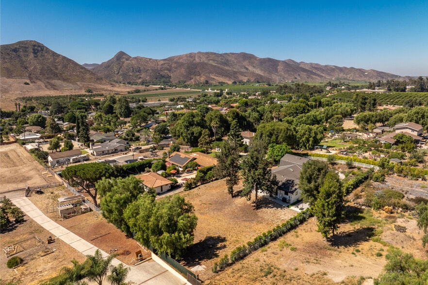 Building Photo - 2474 Barbara Dr