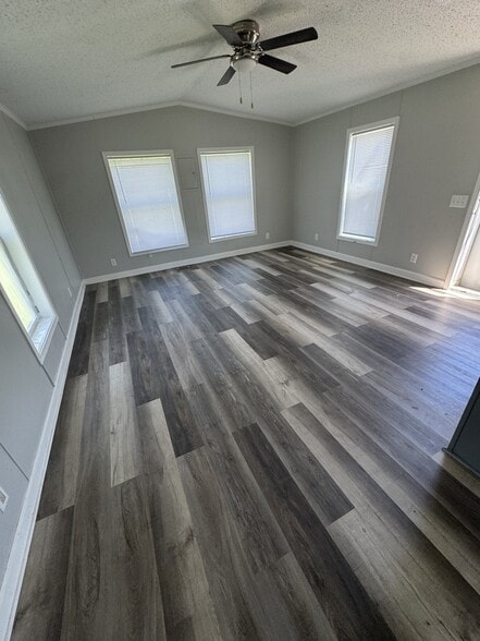 Building Photo - 2552 Smith Ave