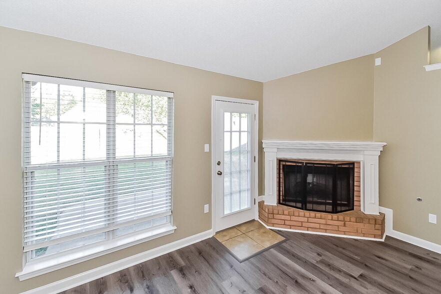 Building Photo - 7343 Bridle Ln