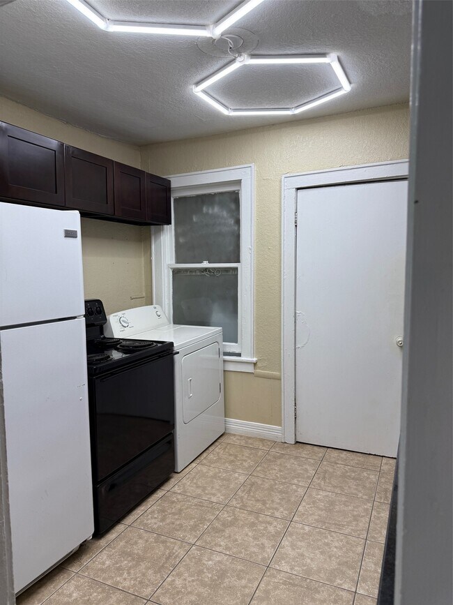 Building Photo - 5106 Jackson St