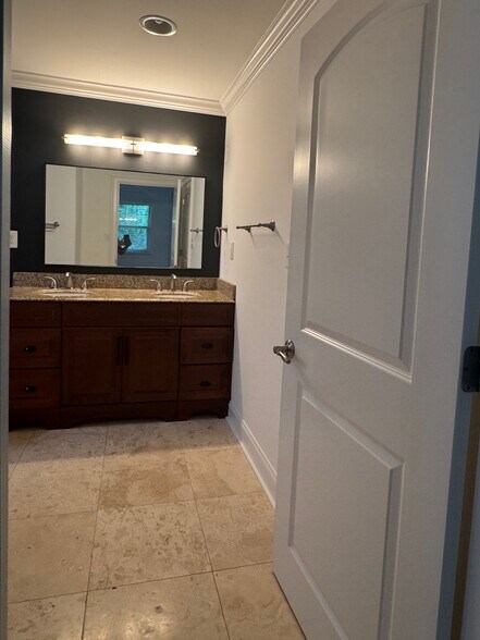 Building Photo - 488 Burlington Road Northeast