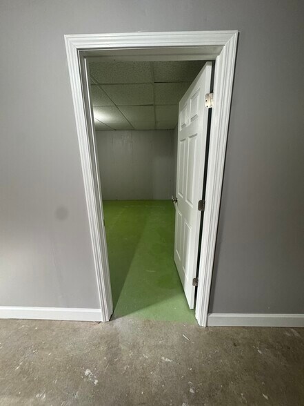 Building Photo - 15002 Old Taylorsville Rd