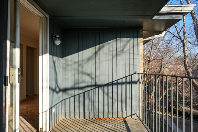 Building Photo - Stunning 2 Bed, 2 Bath Condo Available for Rent