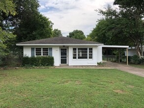 Building Photo - Newly Remodeled 2 Bed 1 1/2 Bath Home with Fenced Yard and Carport