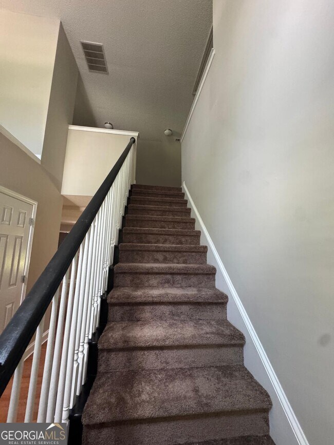 Building Photo - 520 Millbrook Villa Dr