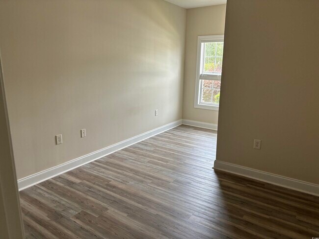 Building Photo - 2013 Silvercrest Dr