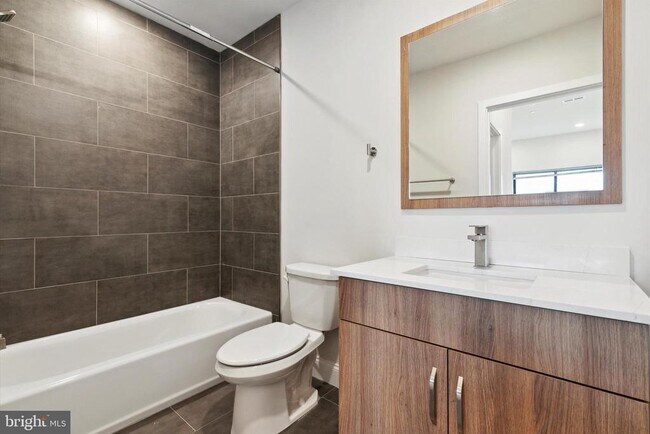 Building Photo - 2143 E Lehigh Ave