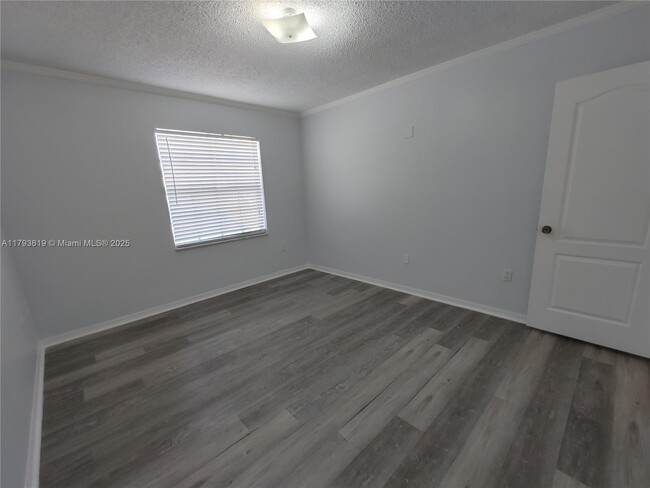 Building Photo - 1137 NW 128th Pl