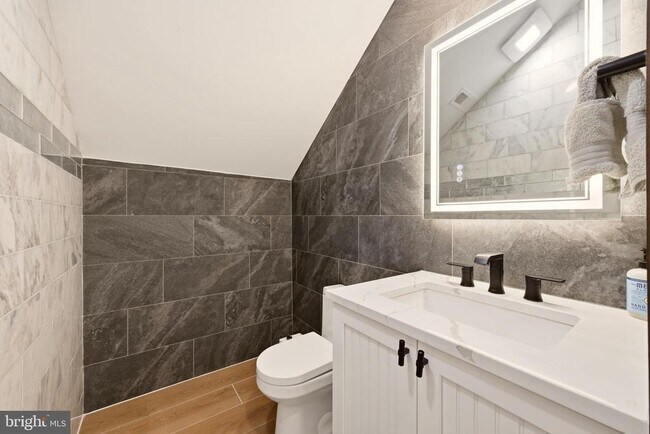 Building Photo - 3554 13th St NW