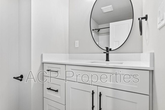 Building Photo - 2201 DeJong Dr