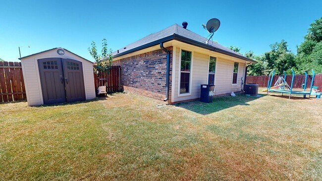 Building Photo - 1816 Wild Rose