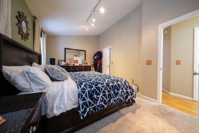 Building Photo - 1574 Stephanie Cir