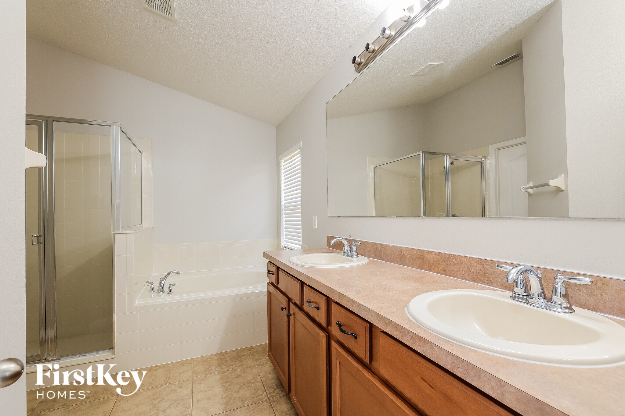 Building Photo - 2708 Eagle Cliff Dr