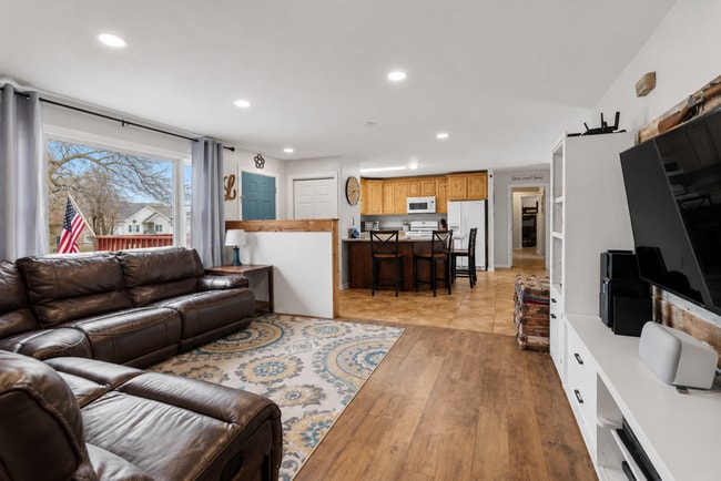 Building Photo - 722 Lambrecht Ln
