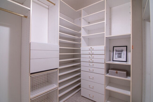 Building Photo - 14290 Dickens St