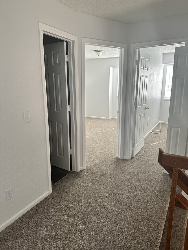 Building Photo - All yard care included! Great community am...