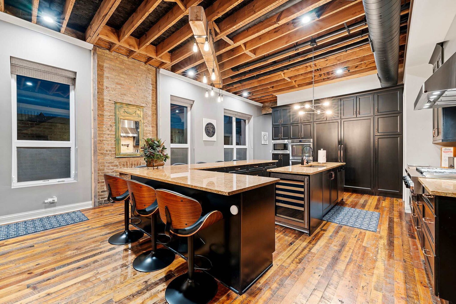 Building Photo - 2130 W Washington Blvd