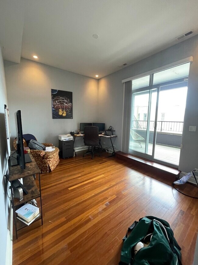 Building Photo - 1746-52 W North Ave