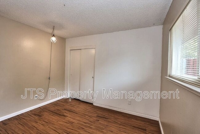 Building Photo - 8856 N Winding Way