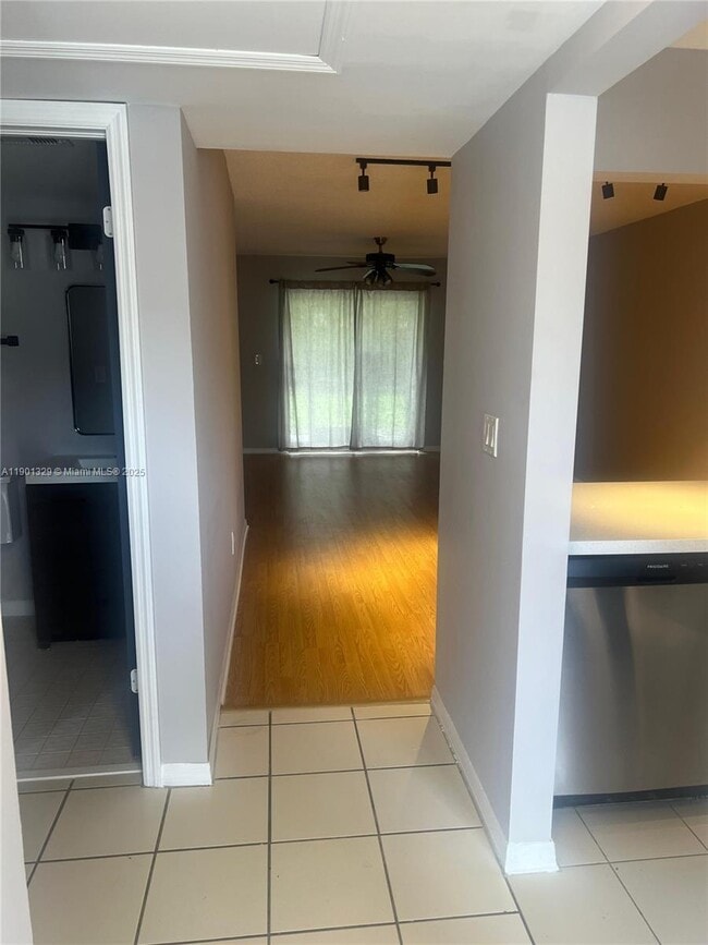 Building Photo - 438 NE 210th Cir Terrace