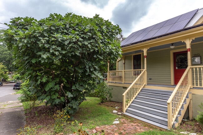 Building Photo - 510 Oakwood Ave