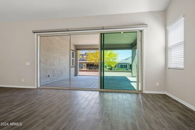 Building Photo - 20531 W Mariposa St