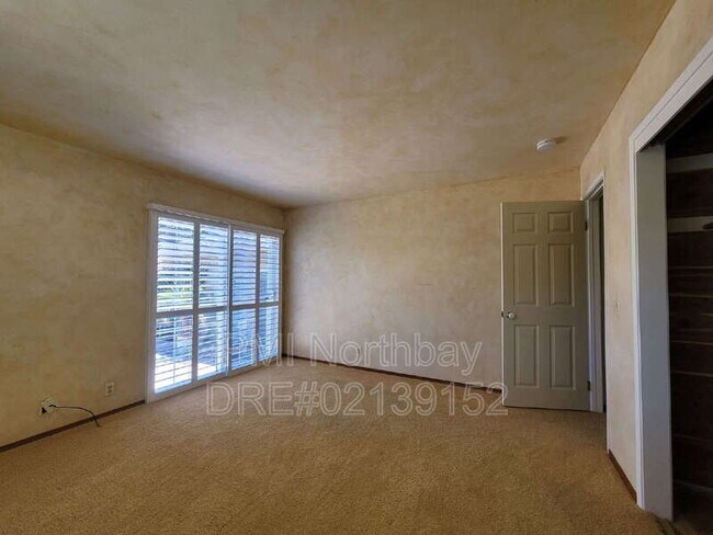 Building Photo - 2842 Vista Grande